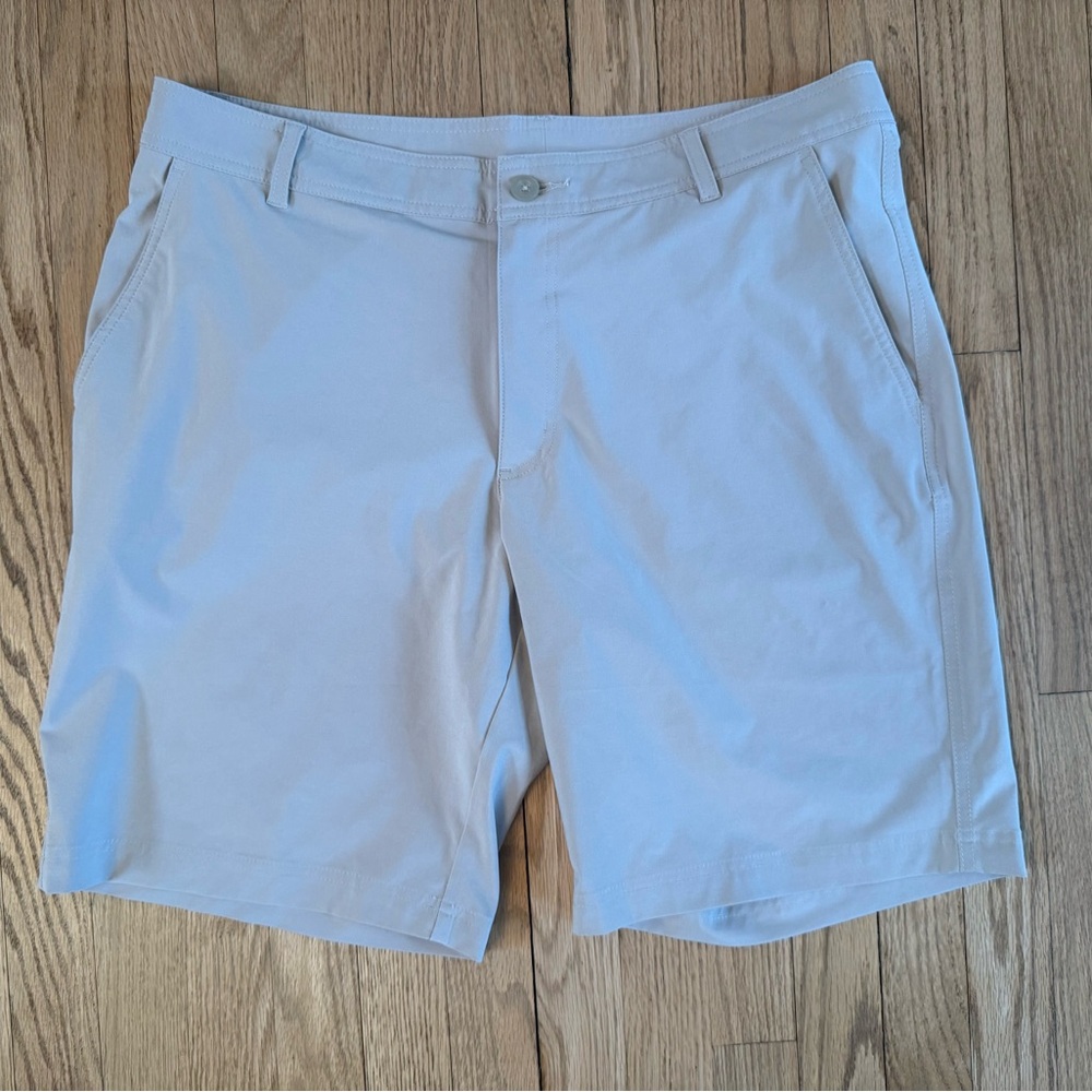 Columbia Shorts Mens 36 Beige 10" Inseam